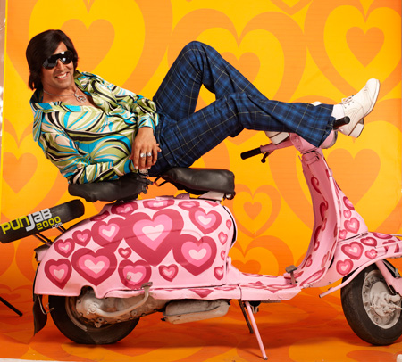 Multi-talented Superstar, Akshay Kumar, takes on the role of a DJ from the ‘70s!