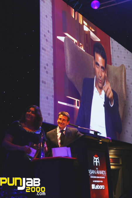 Akshay Kumar honoured with the Outstanding Achievement in Cinema Accolade at The Asian Awards 2011
