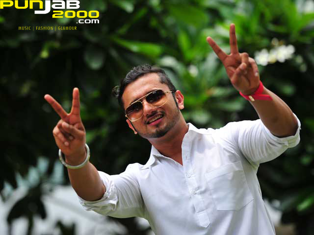Balaji goes with Honey Singh's choice for RAGINI MMS-2